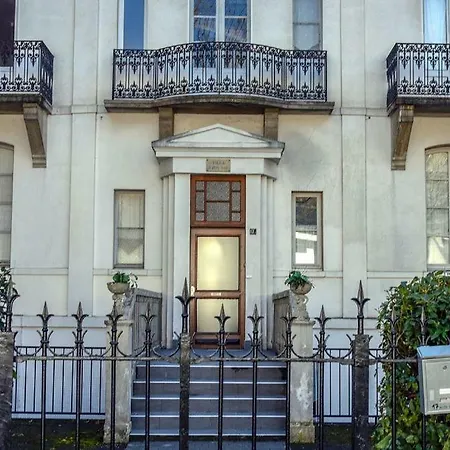 Appartement T2 58m2 Allee Des Bains-tarifs Cure Bagnères-de-Luchon