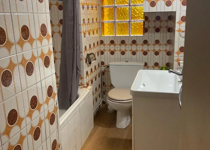 Appartement T2 58m2 Allee Des Bains-tarifs Cure Bagnères-de-Luchon